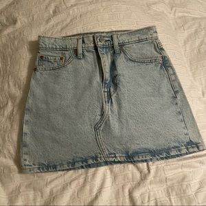 Levi’s Light Wash Denim Skirt